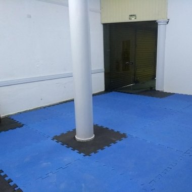 Tatame � sala de Defesa pessoal